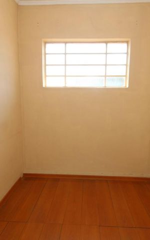 Casa à venda com 180m², 3 quartos e 4 vagasSala - Casa 2