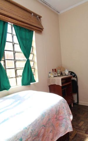 Casa à venda com 180m², 3 quartos e 4 vagasQuarto 1 - Casa 1