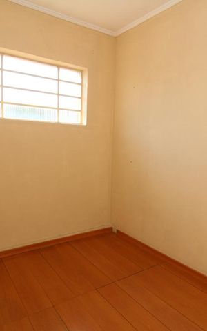 Casa à venda com 180m², 3 quartos e 4 vagasSala - Casa 2