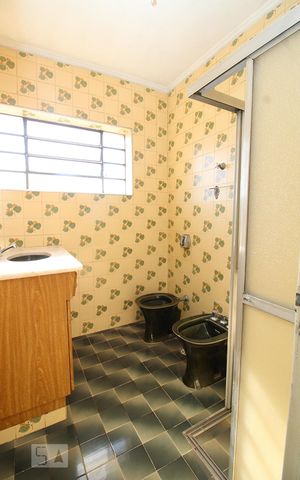 Casa à venda com 180m², 3 quartos e 4 vagasBanheiro Social - Casa 2