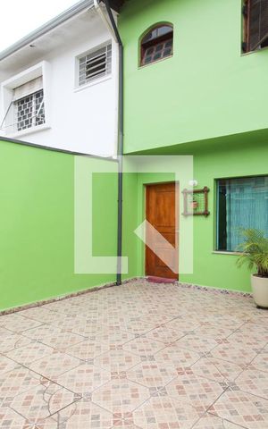 Casa à venda com 128m², 3 quartos e 2 vagas Casa à venda com 128m², 3 quartos e 2 vagasÁrea comum