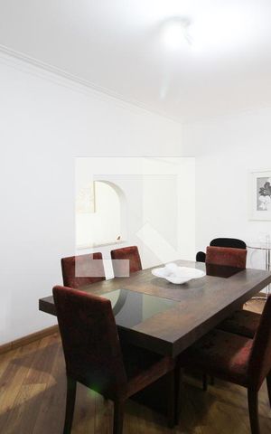 Casa à venda com 128m², 3 quartos e 2 vagas Casa à venda com 128m², 3 quartos e 2 vagasSala de Jantar