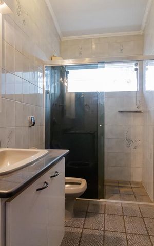 Casa à venda com 500m², 4 quartos e 6 vagasBanheiro