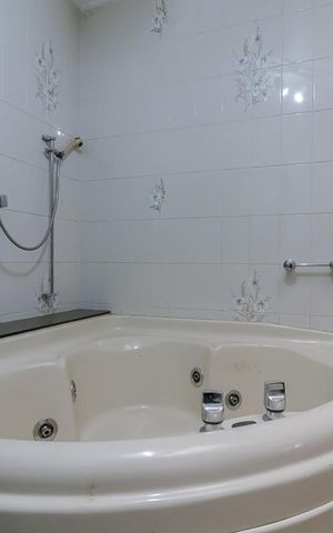 Casa à venda com 500m², 4 quartos e 6 vagasBanheiro da Suíte 1