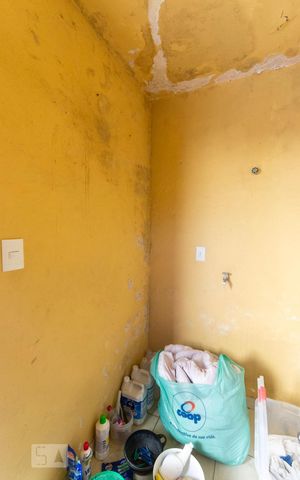 Casa à venda com 199m², 3 quartos e 3 vagas Casa à venda com 199m², 3 quartos e 3 vagasBanheiro de Serviço