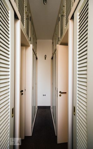 Casa à venda com 210m², 3 quartos e 2 vagasCloset