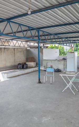Casa à venda com 80m², 3 quartos e 1 vaga Casa à venda com 80m², 3 quartos e 1 vagaTerraço