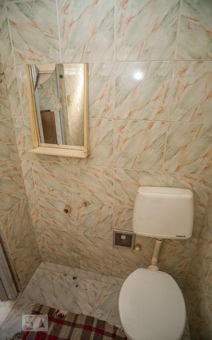 Casa à venda com 80m², 3 quartos e 1 vaga Casa à venda com 80m², 3 quartos e 1 vagaBanheiro de Serviço