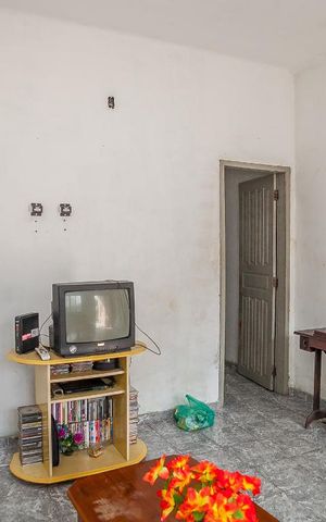 Casa à venda com 80m², 3 quartos e 1 vaga Casa à venda com 80m², 3 quartos e 1 vagaSala