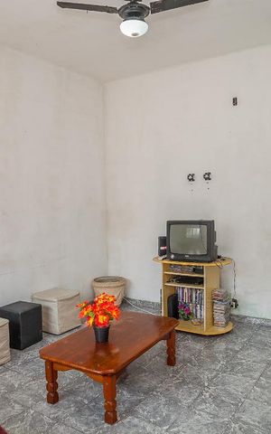 Casa à venda com 80m², 3 quartos e 1 vaga Casa à venda com 80m², 3 quartos e 1 vagaSala
