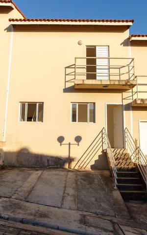 Casa de condomínio para alugar com 64m², 2 quartos e 2 vagas Casa de condomínio para alugar com 64m², 2 quartos e 2 vagasFachada