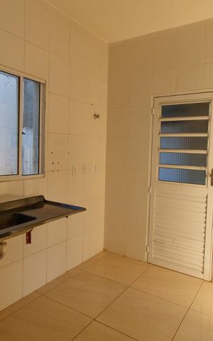 Casa de condomínio para alugar com 64m², 2 quartos e 2 vagas Casa de condomínio para alugar com 64m², 2 quartos e 2 vagasCozinha