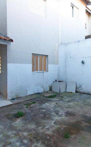 Casa de condomínio para alugar com 64m², 2 quartos e 2 vagas Casa de condomínio para alugar com 64m², 2 quartos e 2 vagasQuintal