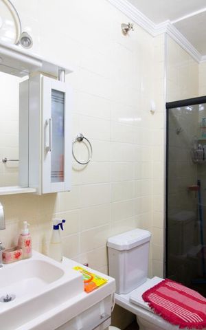 Casa à venda com 290m², 4 quartos e 2 vagas Casa à venda com 290m², 4 quartos e 2 vagasBanheiro