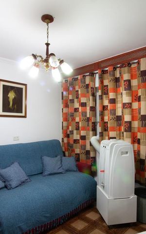 Casa à venda com 290m², 4 quartos e 2 vagas Casa à venda com 290m², 4 quartos e 2 vagasSala