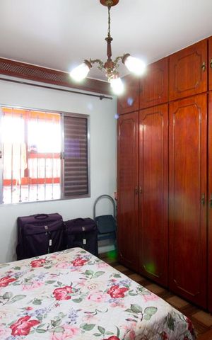 Casa à venda com 290m², 4 quartos e 2 vagas Casa à venda com 290m², 4 quartos e 2 vagasQuarto 1