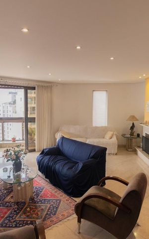 Apartamento à venda com 215m², 4 quartos e 4 vagasSala