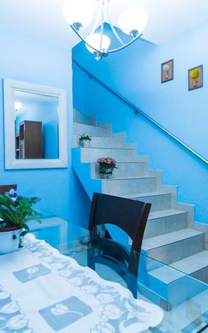 Casa à venda com 108m², 2 quartos e 1 vagaSala