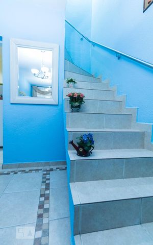 Casa à venda com 108m², 2 quartos e 1 vagaDetalhe Escada