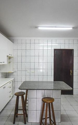 Casa para alugar com 500m², 4 quartos e 2 vagas Casa para alugar com 500m², 4 quartos e 2 vagasCozinha