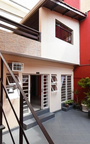 Casa para alugar com 500m², 4 quartos e 2 vagas Casa para alugar com 500m², 4 quartos e 2 vagasFundos