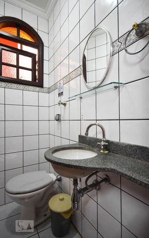 Casa para alugar com 500m², 4 quartos e 2 vagas Casa para alugar com 500m², 4 quartos e 2 vagasLavabo