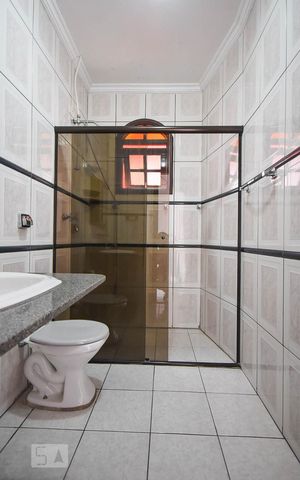 Casa para alugar com 500m², 4 quartos e 2 vagas Casa para alugar com 500m², 4 quartos e 2 vagasBanheiro suíte