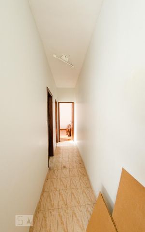 Casa à venda com 220m², 6 quartos e 8 vagas Casa à venda com 220m², 6 quartos e 8 vagasCasa de fundos 2