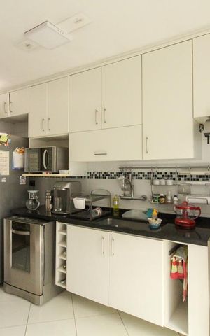 Apartamento à venda com 84m², 3 quartos e 2 vagasCozinha