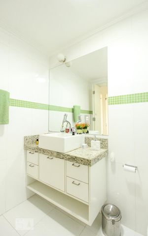 Apartamento à venda com 84m², 3 quartos e 2 vagasBanheiro