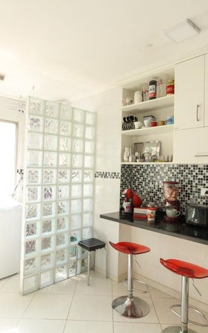 Apartamento à venda com 84m², 3 quartos e 2 vagasCozinha