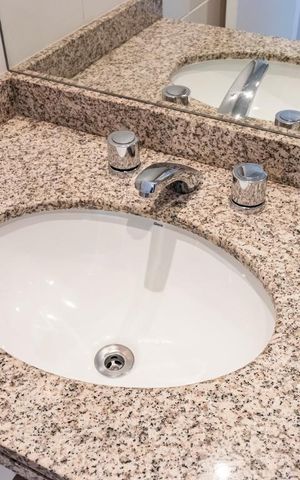 Apartamento à venda com 70m², 2 quartos e 2 vagasBanheiro social