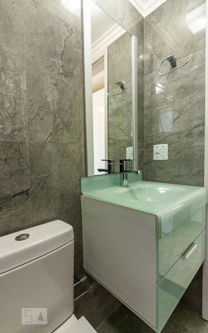 Apartamento à venda com 57m², 2 quartos e 1 vaga Apartamento à venda com 57m², 2 quartos e 1 vagaBanheiro
