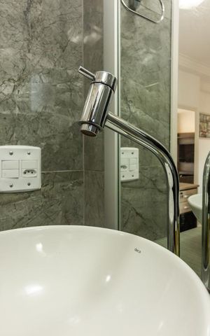 Apartamento à venda com 57m², 2 quartos e 1 vaga Apartamento à venda com 57m², 2 quartos e 1 vagaBanheiro