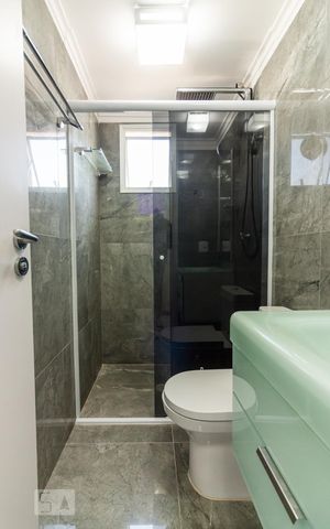 Apartamento à venda com 57m², 2 quartos e 1 vaga Apartamento à venda com 57m², 2 quartos e 1 vagaBanheiro