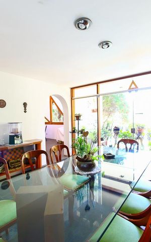 Casa à venda com 780m², 5 quartos e 6 vagas Casa à venda com 780m², 5 quartos e 6 vagasSala de Jantar