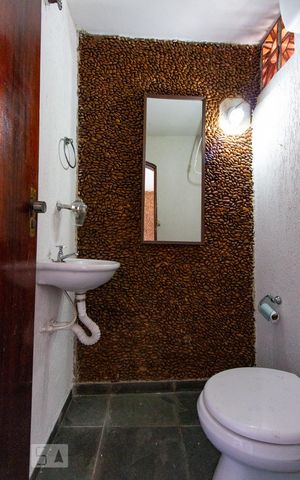 Casa para alugar com 80m², 2 quartos e sem vaga Casa para alugar com 80m², 2 quartos e sem vagaBanheiro