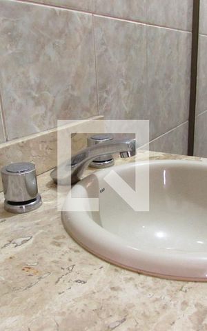 Casa para alugar com 290m², 4 quartos e 3 vagasBanheiro da Suíte