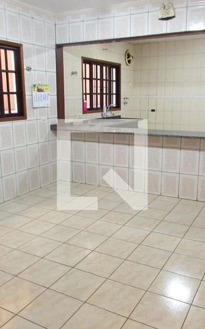 Casa para alugar com 290m², 4 quartos e 3 vagasCozinha