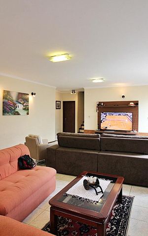 Casa à venda com 340m², 4 quartos e 4 vagasSala