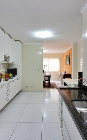 Casa à venda com 340m², 4 quartos e 4 vagasCozinha