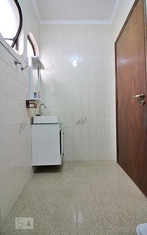 Casa à venda com 340m², 4 quartos e 4 vagasBanheiro Social