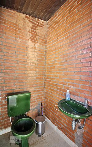 Casa à venda com 340m², 4 quartos e 4 vagasBanheiro 2 externo