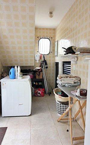 Casa à venda com 340m², 4 quartos e 4 vagasLavanderia