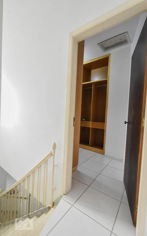 Casa à venda com 360m², 3 quartos e 6 vagasSuíte 01