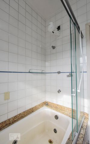 Casa à venda com 360m², 3 quartos e 6 vagasBanheiro Suíte 01