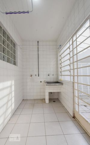 Casa à venda com 360m², 3 quartos e 6 vagasLavanderia