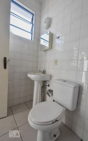 Casa à venda com 360m², 3 quartos e 6 vagasBanheiro Suíte Externa 02