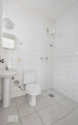 Casa à venda com 360m², 3 quartos e 6 vagasBanheiro Suíte Externa 02