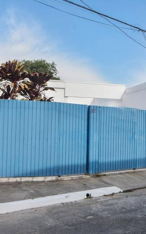 Casa à venda com 360m², 3 quartos e 6 vagasCasa